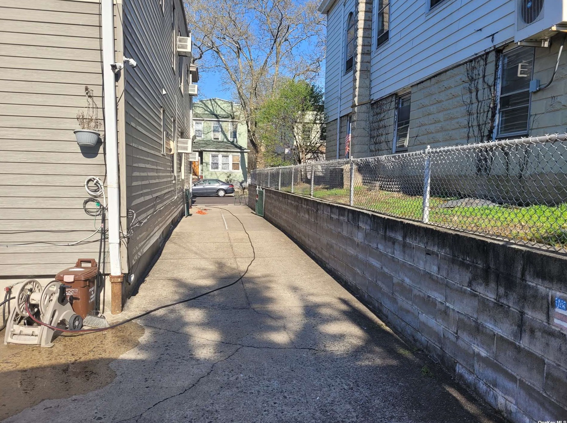 7120 72nd St, Flushing, NY 11385-7331