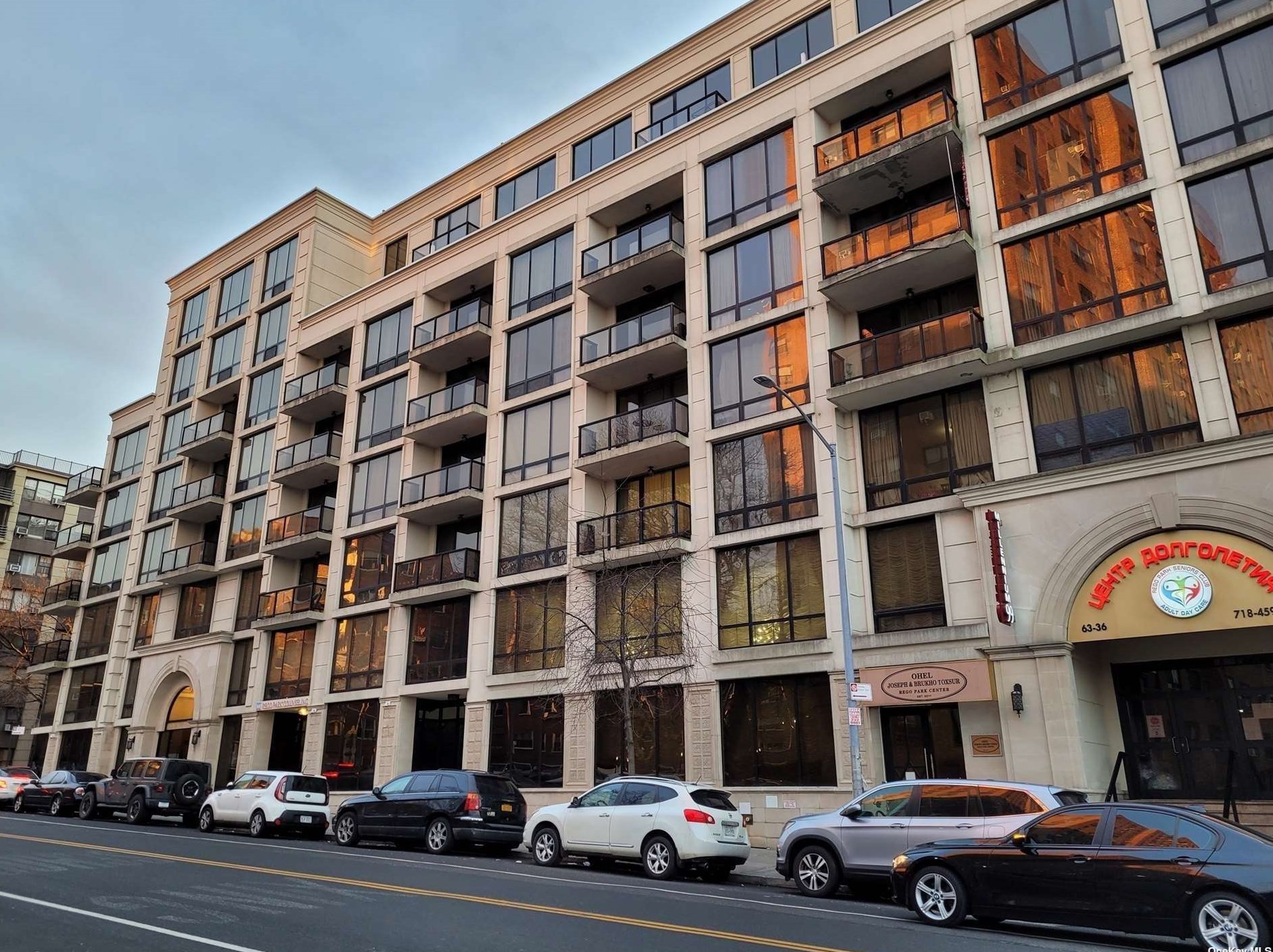 6336 99th St #3k, Flushing, NY 11374