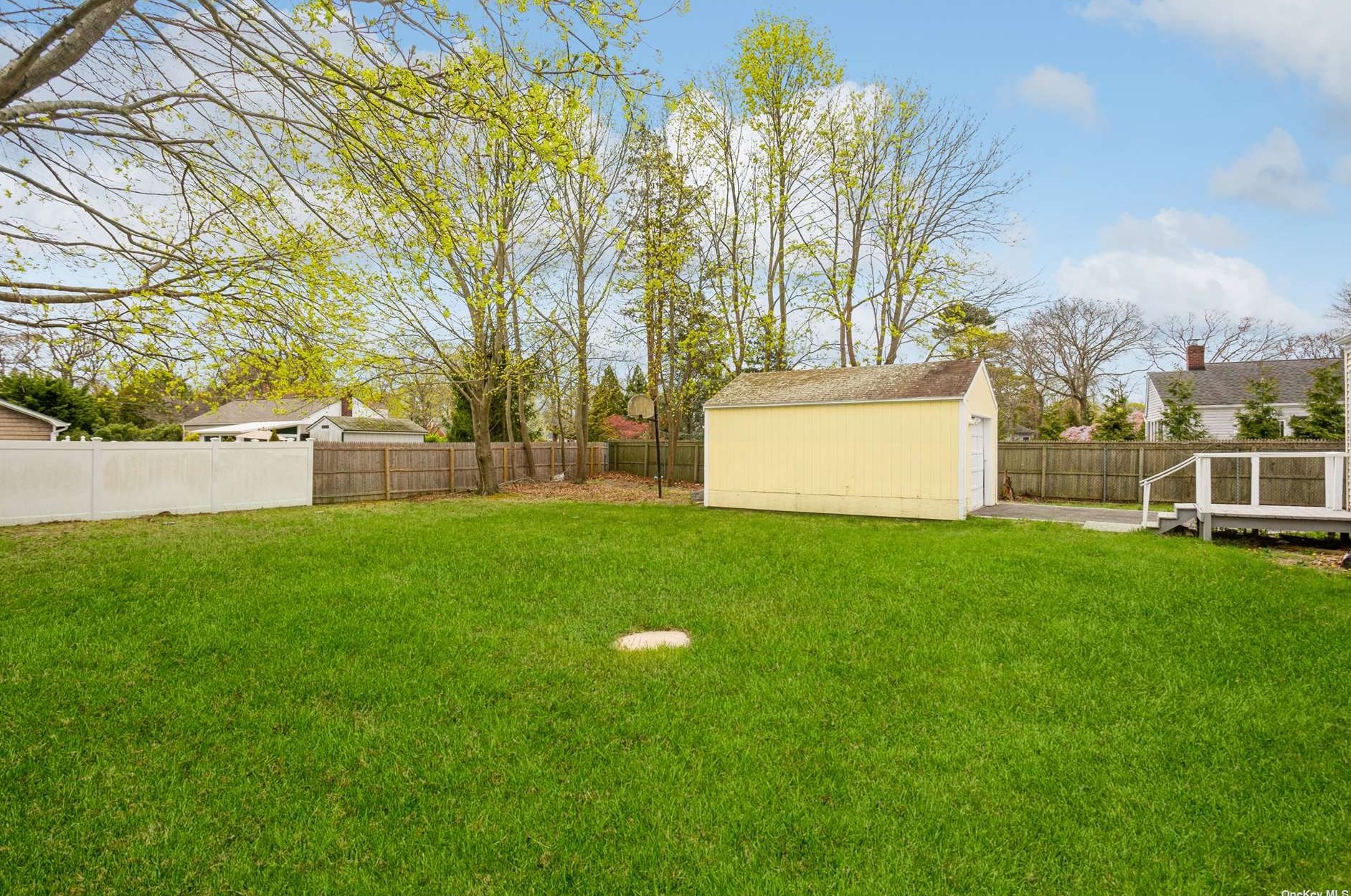 141 Chapel Ave, Canaan Lake NY  11772-5789 exterior