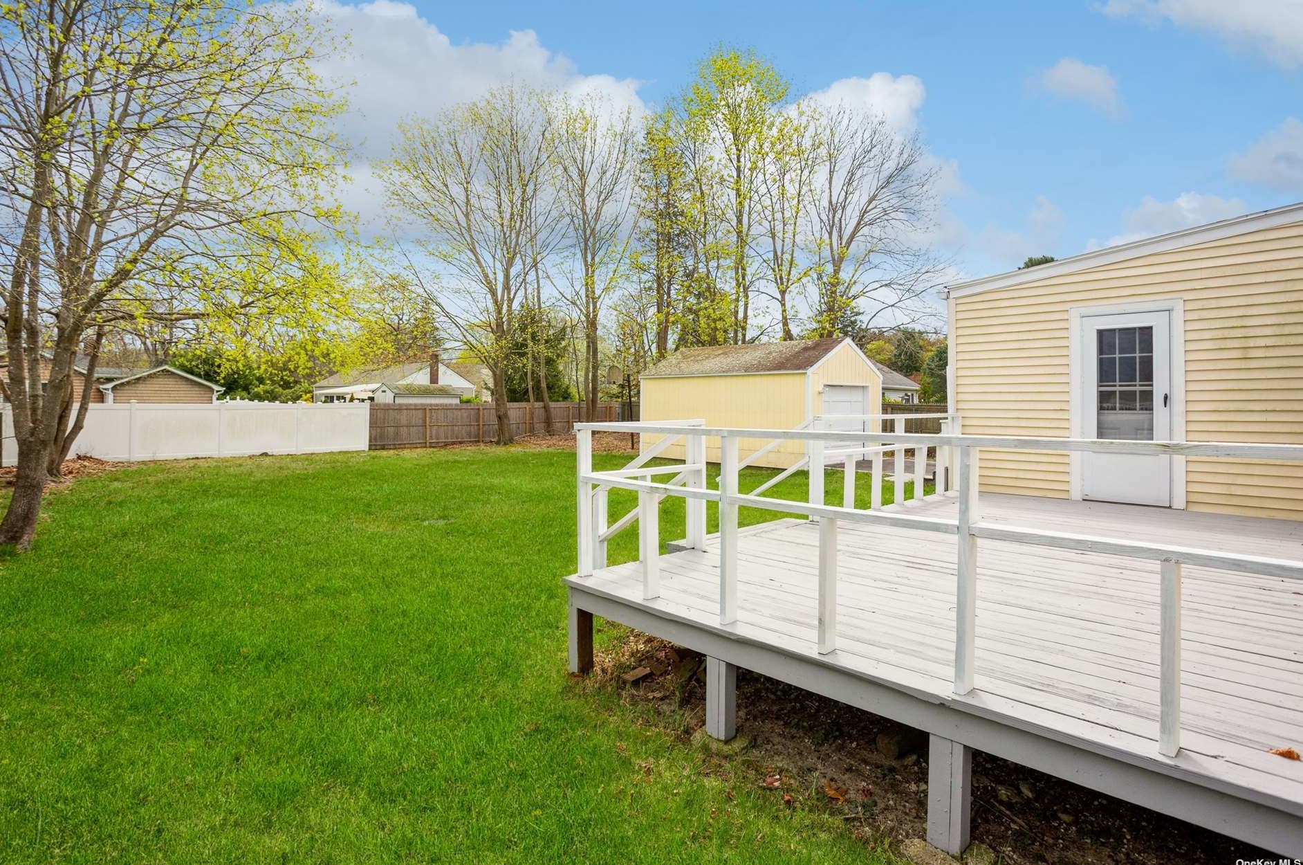 141 Chapel Ave, Canaan Lake NY  11772-5789 exterior