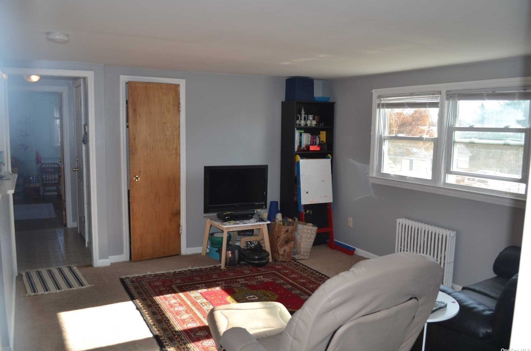152 41st St, North Lindenhurst, NY 11757