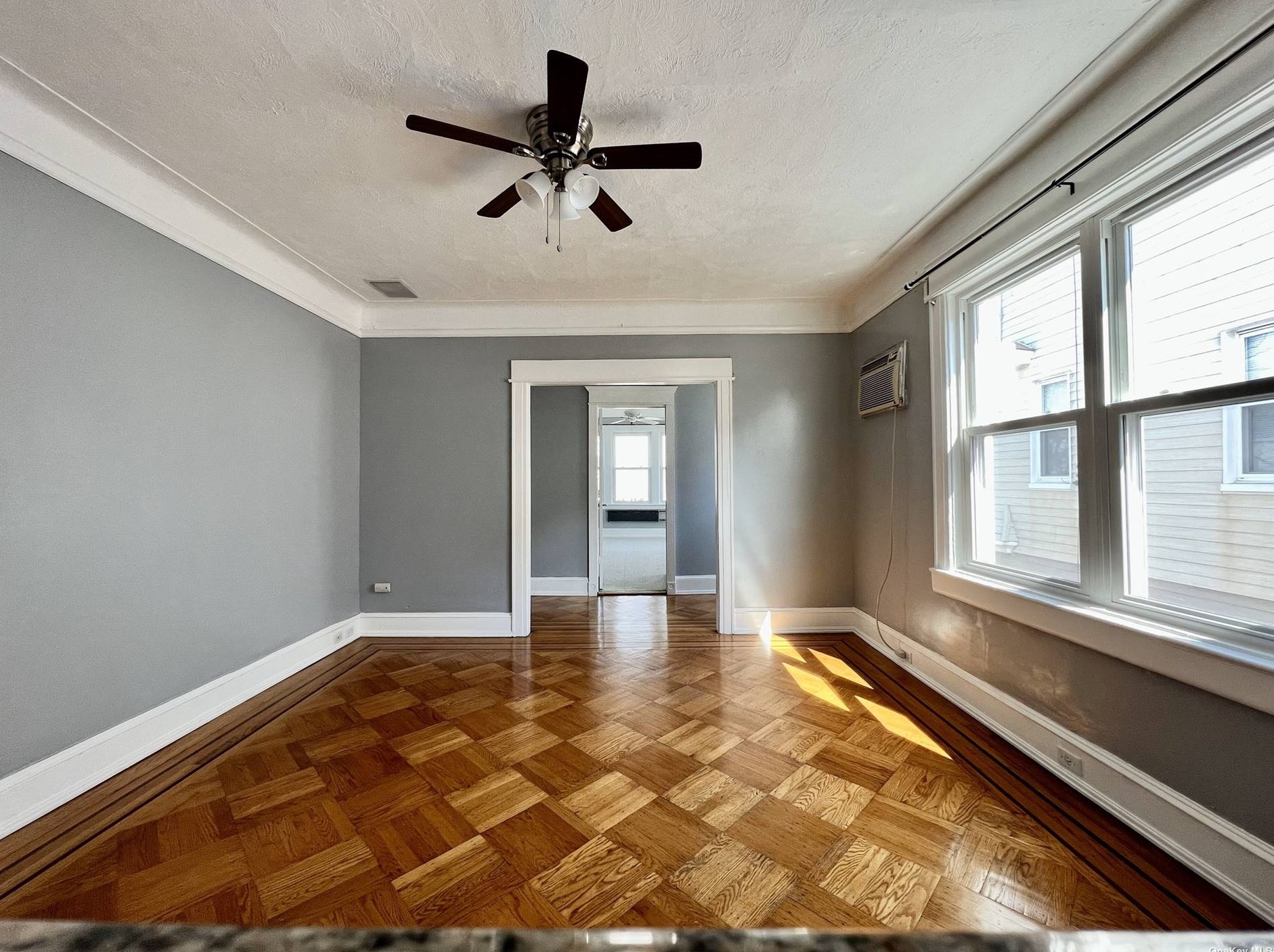 78-48 84th St #2, Flushing, NY 11385