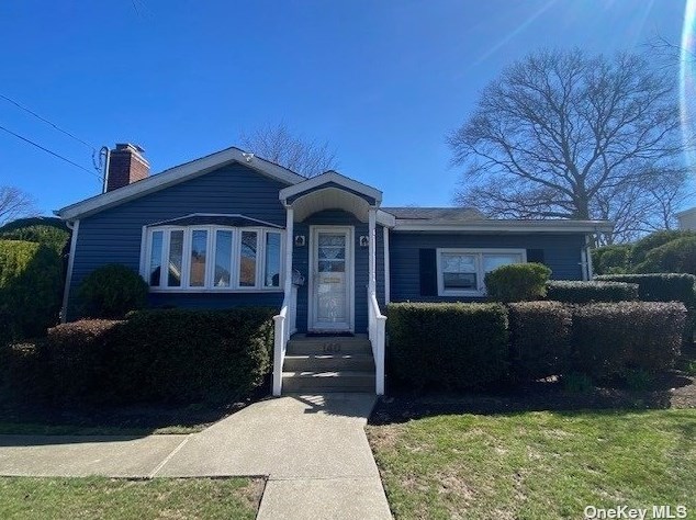 140 Waldo St, Copiague, NY 11726