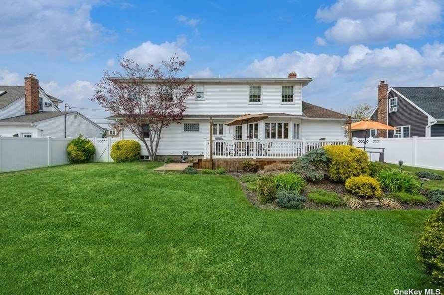 99 N Burling Ln, West Islip, NY 11795