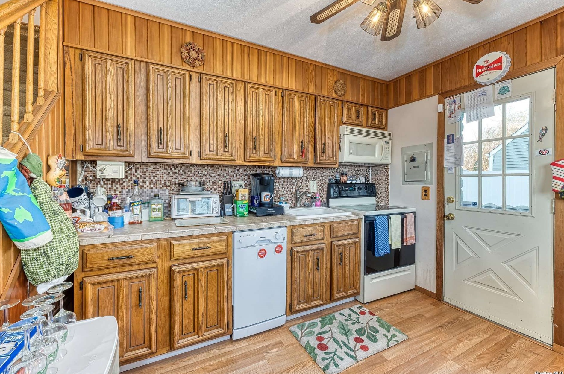 9 Circle Ln, Plainedge NY  11756-2703 exterior
