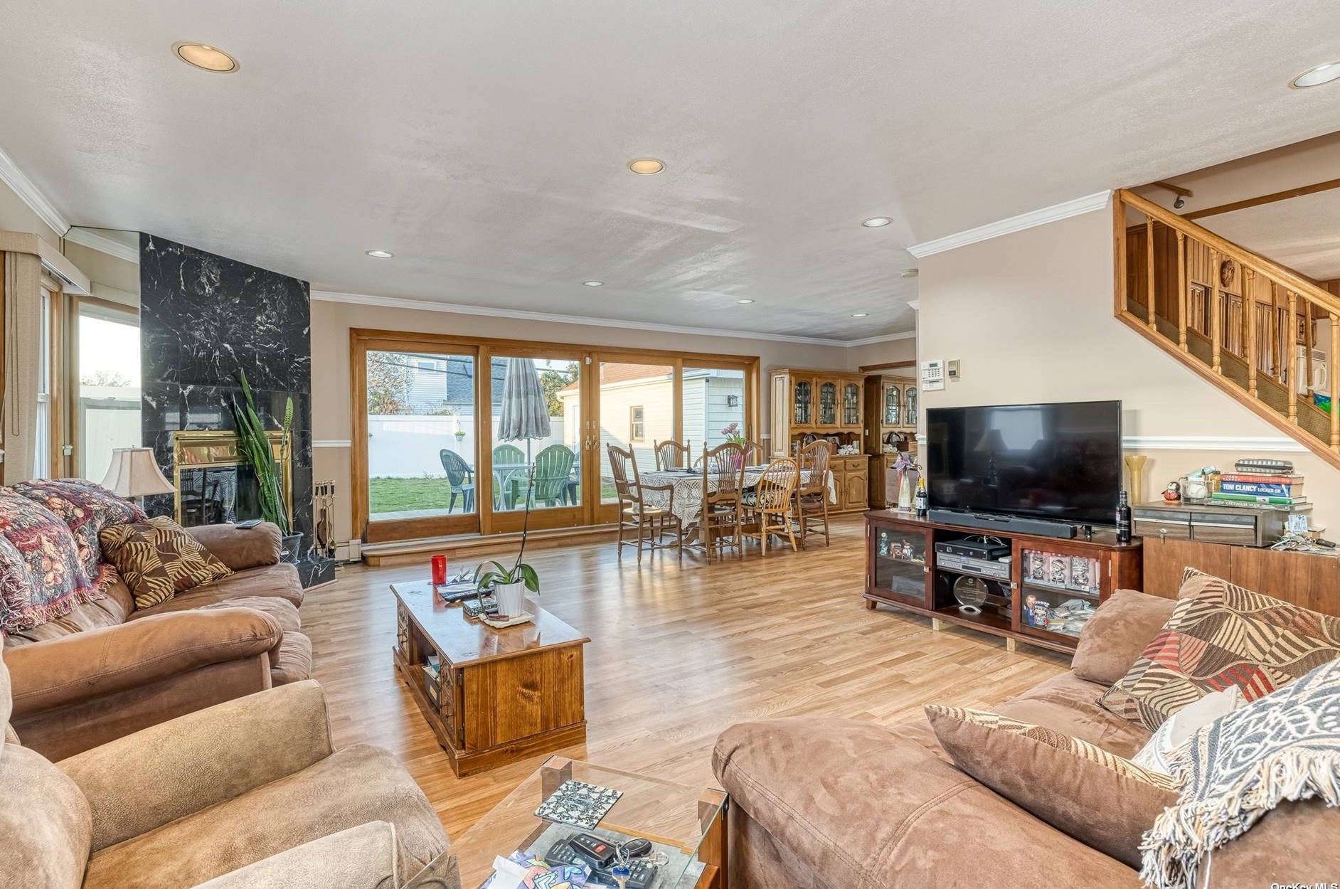 9 Circle Ln, Plainedge NY  11756-2703 exterior