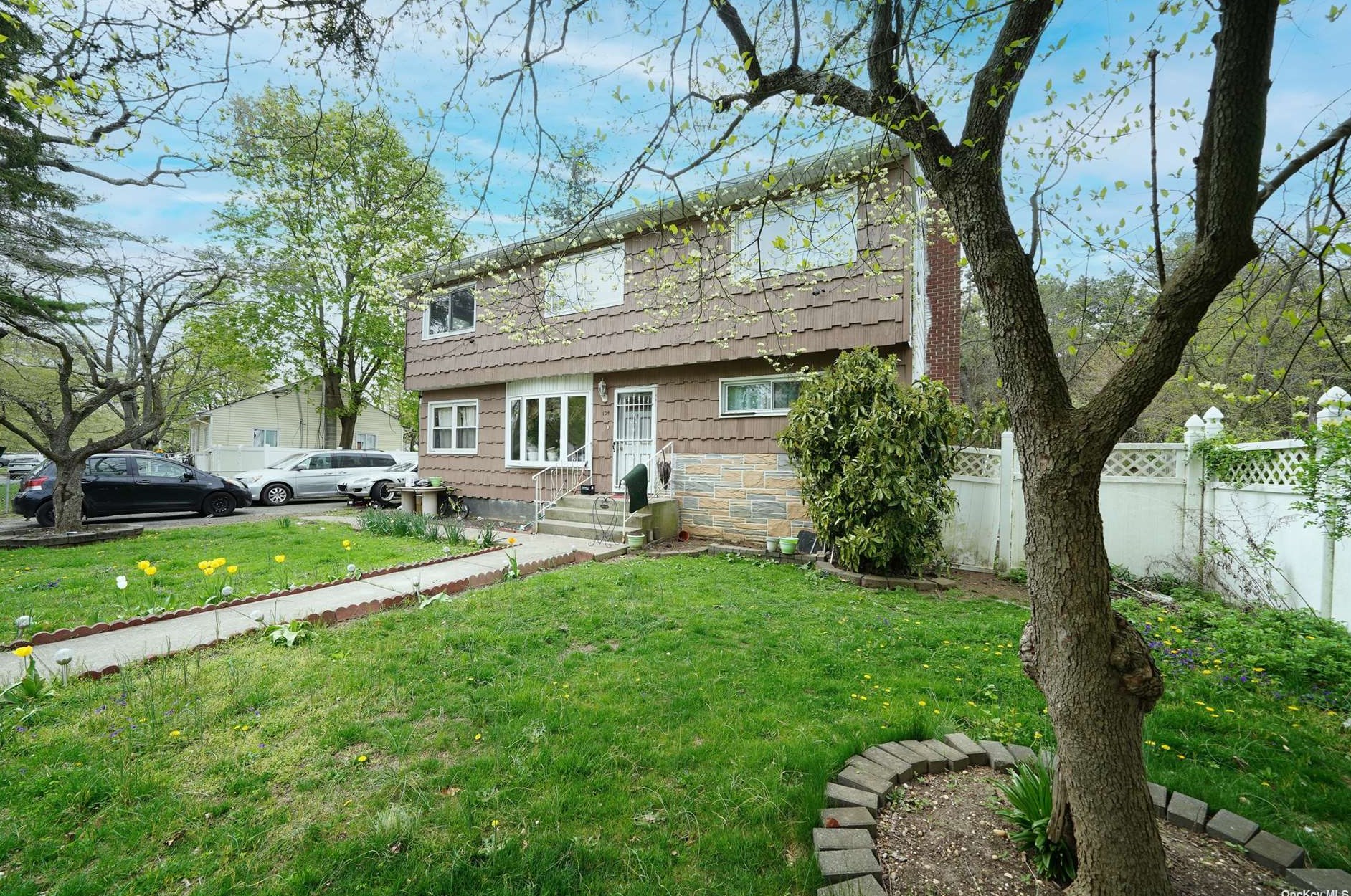 104 Eisenhower Ave, Pine Air, NY 11717-1002