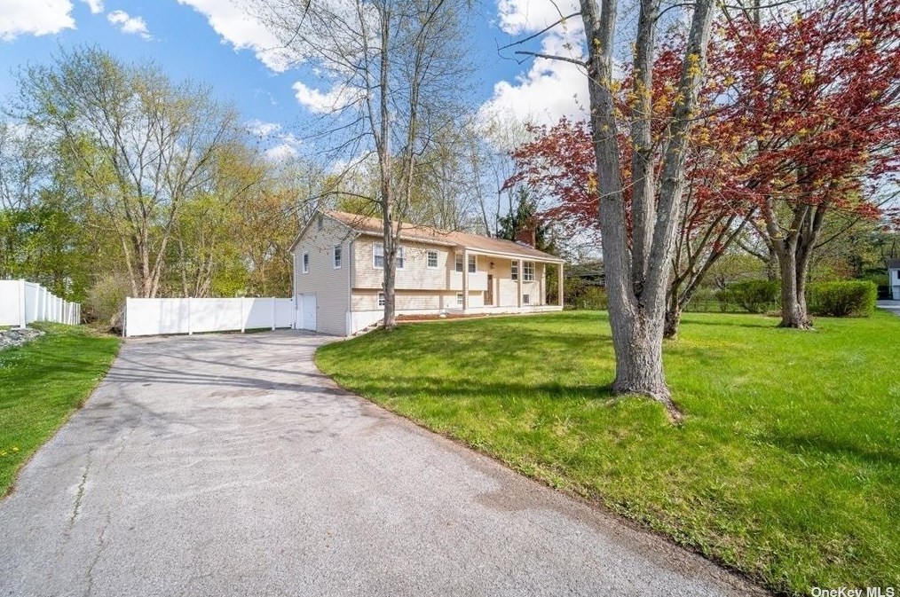 15 Princess Ln, Newburgh, NY 12550-2540