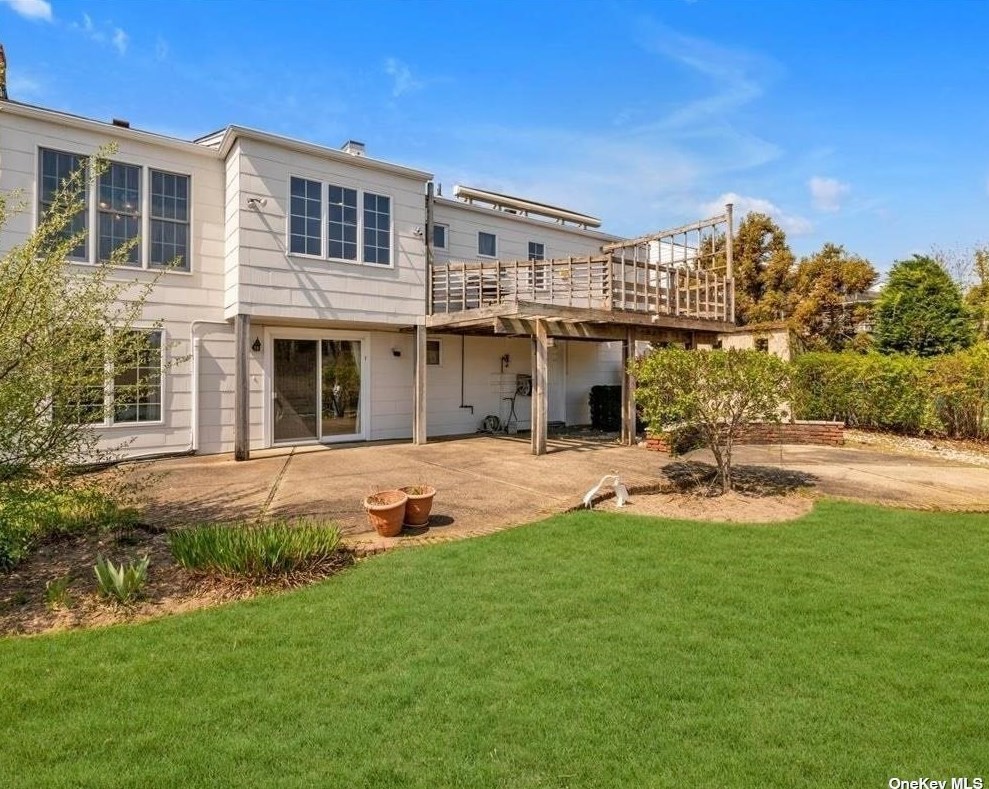 3017 Wynsum Ave, North Merrick NY  11566-5414 exterior