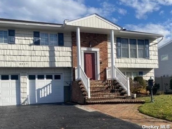 3017 Wynsum Ave, North Merrick NY  11566-5414 exterior