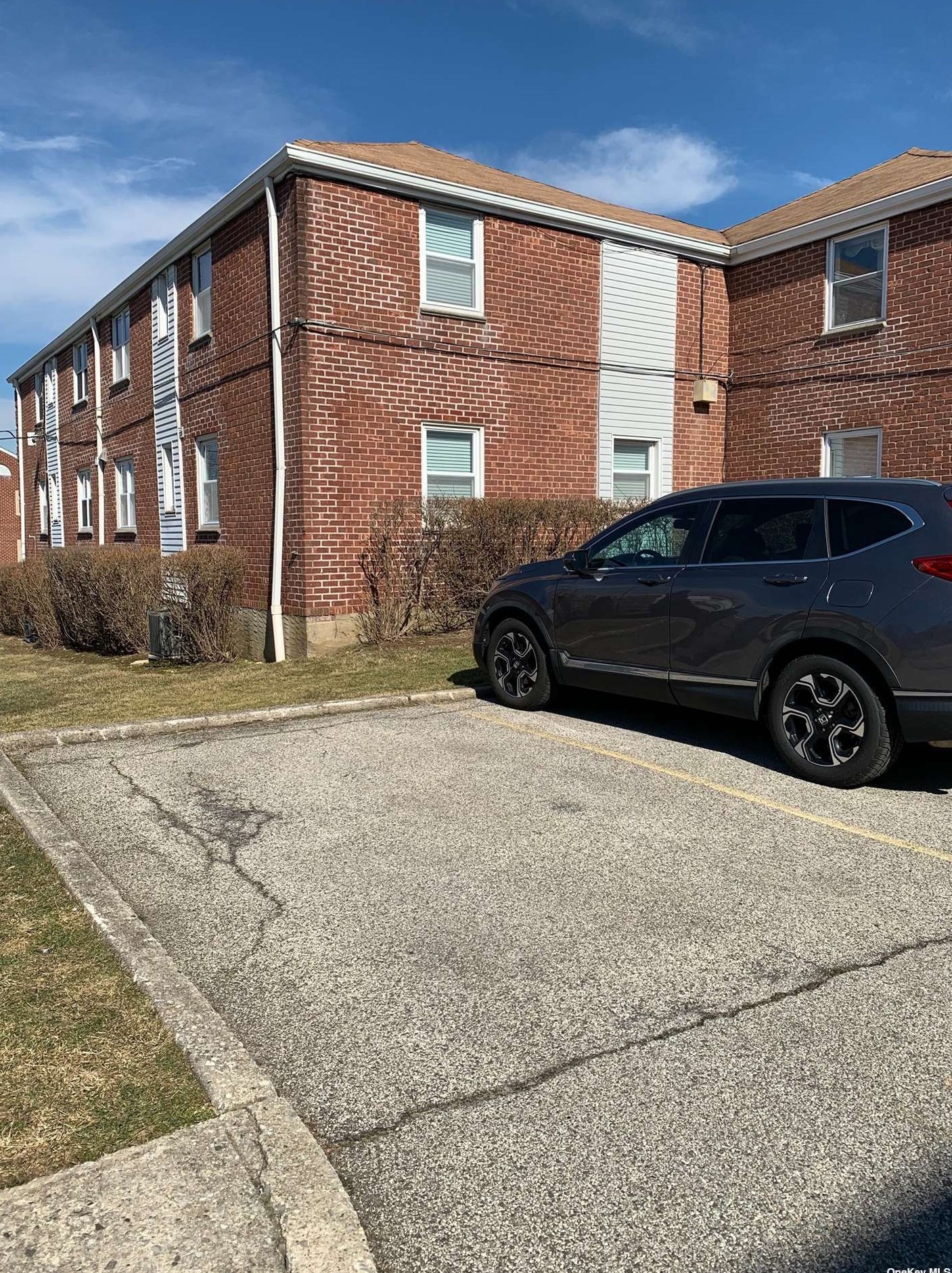 6833 Cloverdale Ln, Flushing NY 11364-2760 exterior