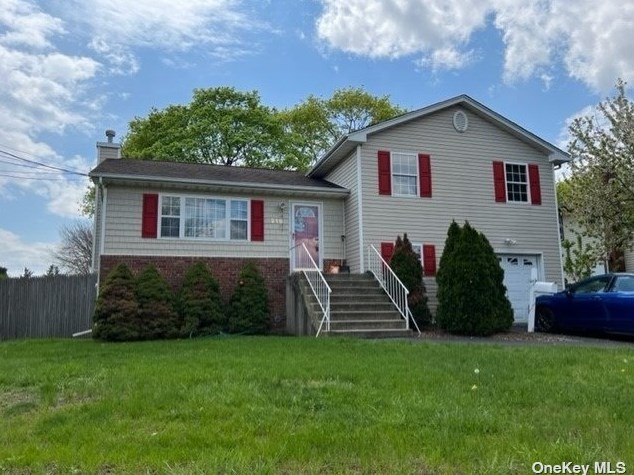 215 53rd St, North Lindenhurst, NY 11757