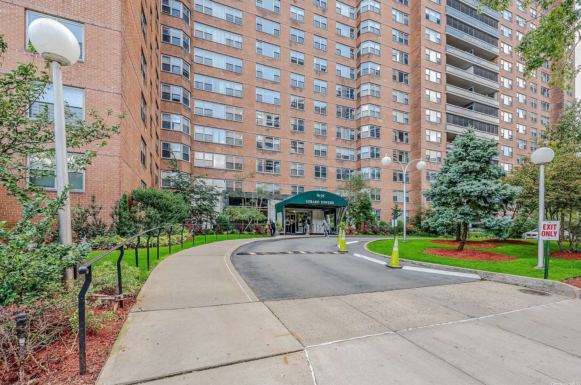 7025 Yellowstone Blvd, Flushing NY  11375-3164 exterior