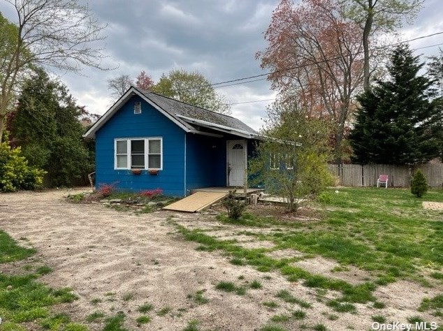 58 Florence Ave, Smithtown, NY 11787-5730