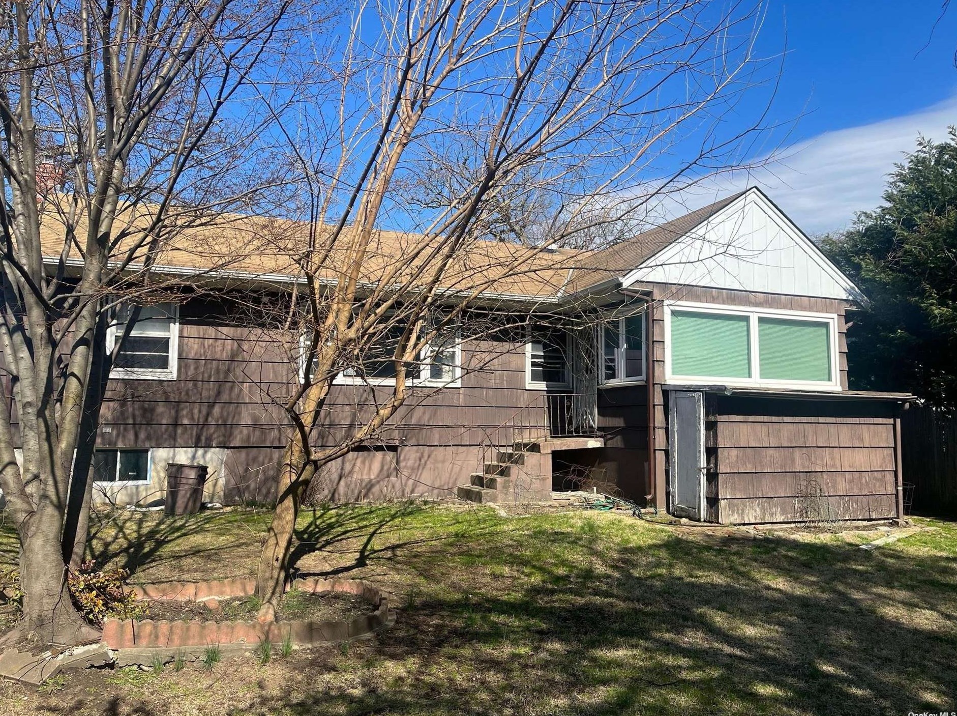 401 Howard Ave, Woodsburgh, NY 11598