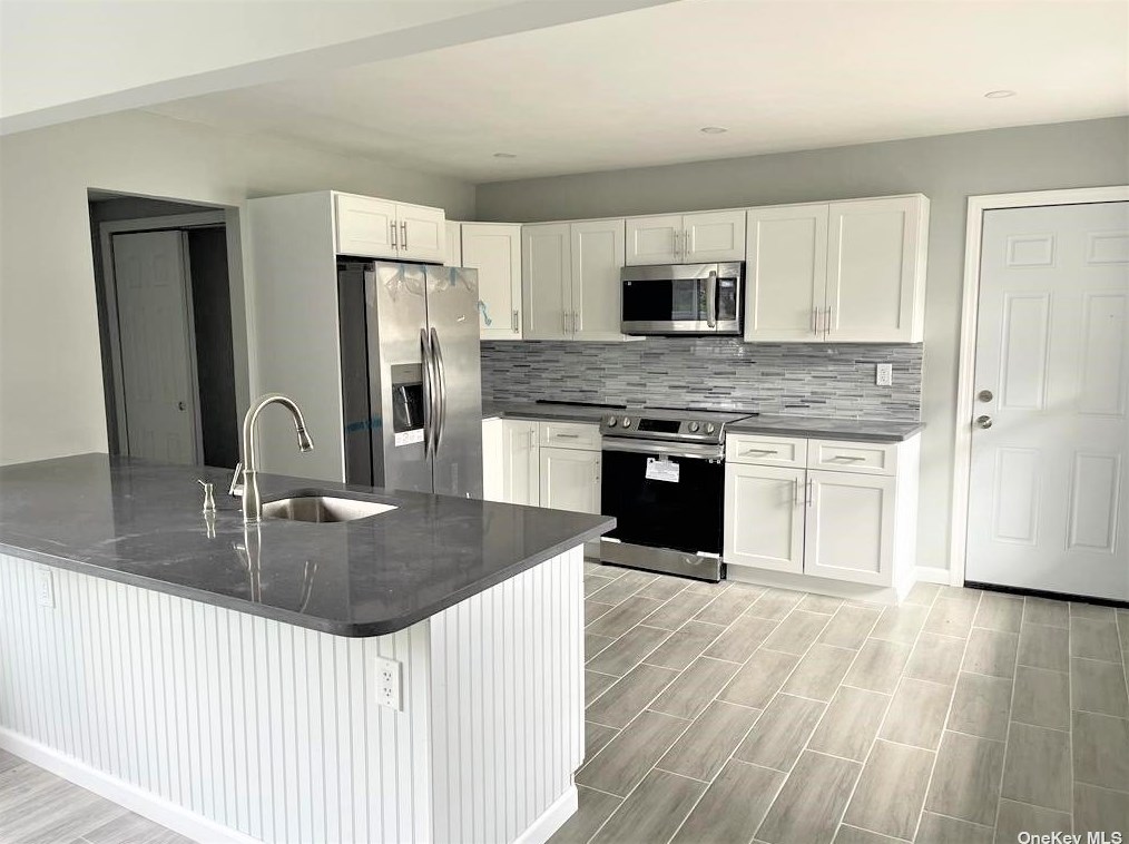 40 Deer Path Rd, Central Islip, NY 11722