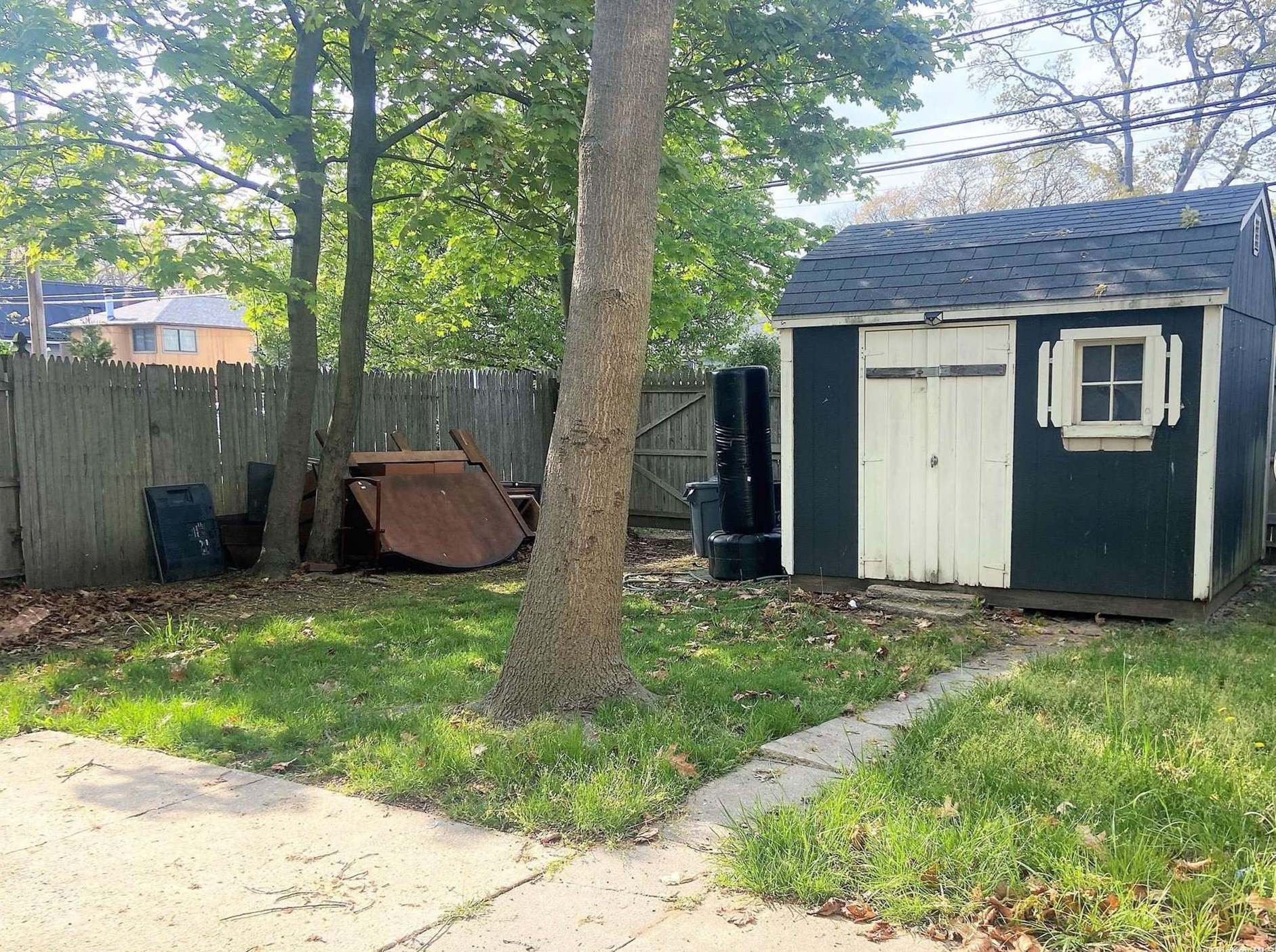 149 Smith St, North Merrick, NY 11566