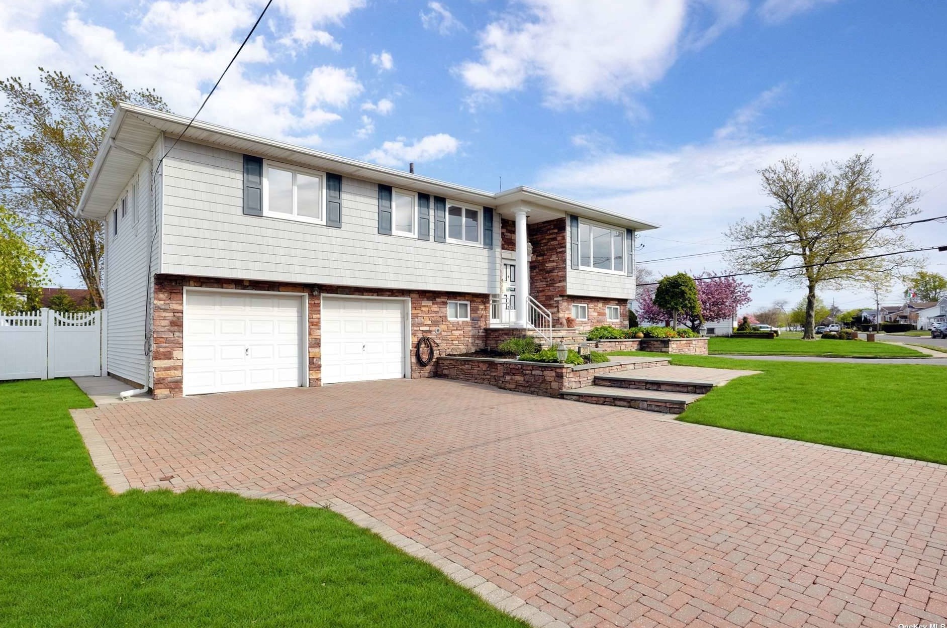 203 End Ave, East Massapequa, NY 11758-6412