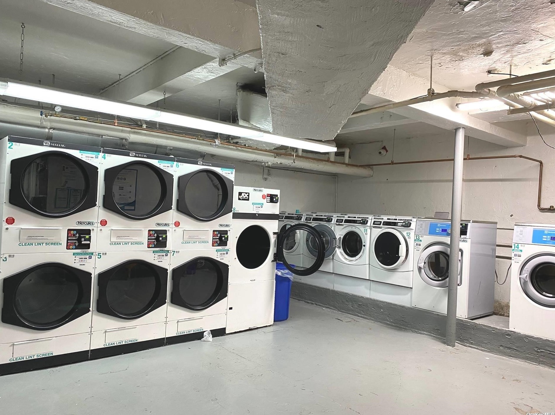 83-45 Vietor Ave, Flushing NY exterior