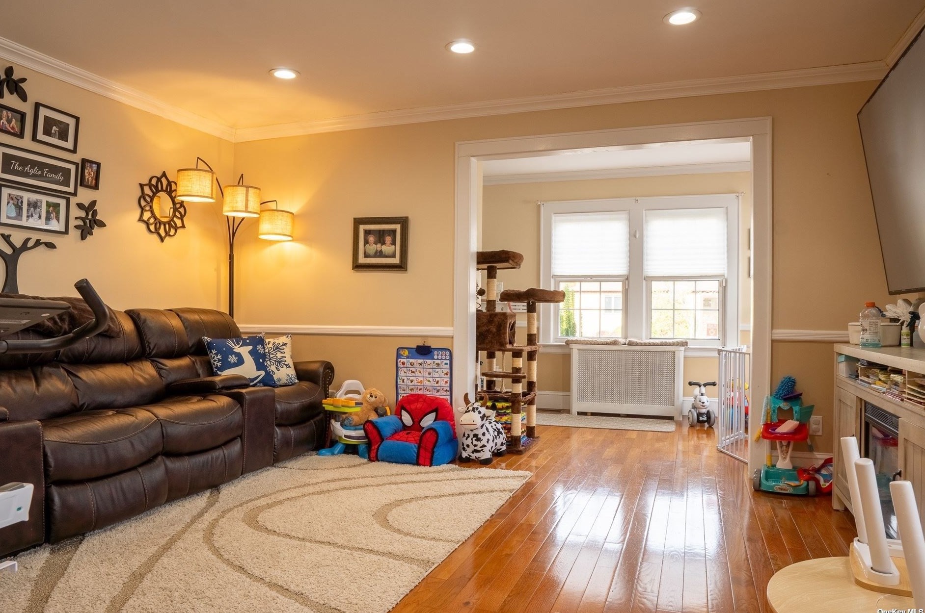 2674 W Alder Rd, North Bellmore, NY 11710