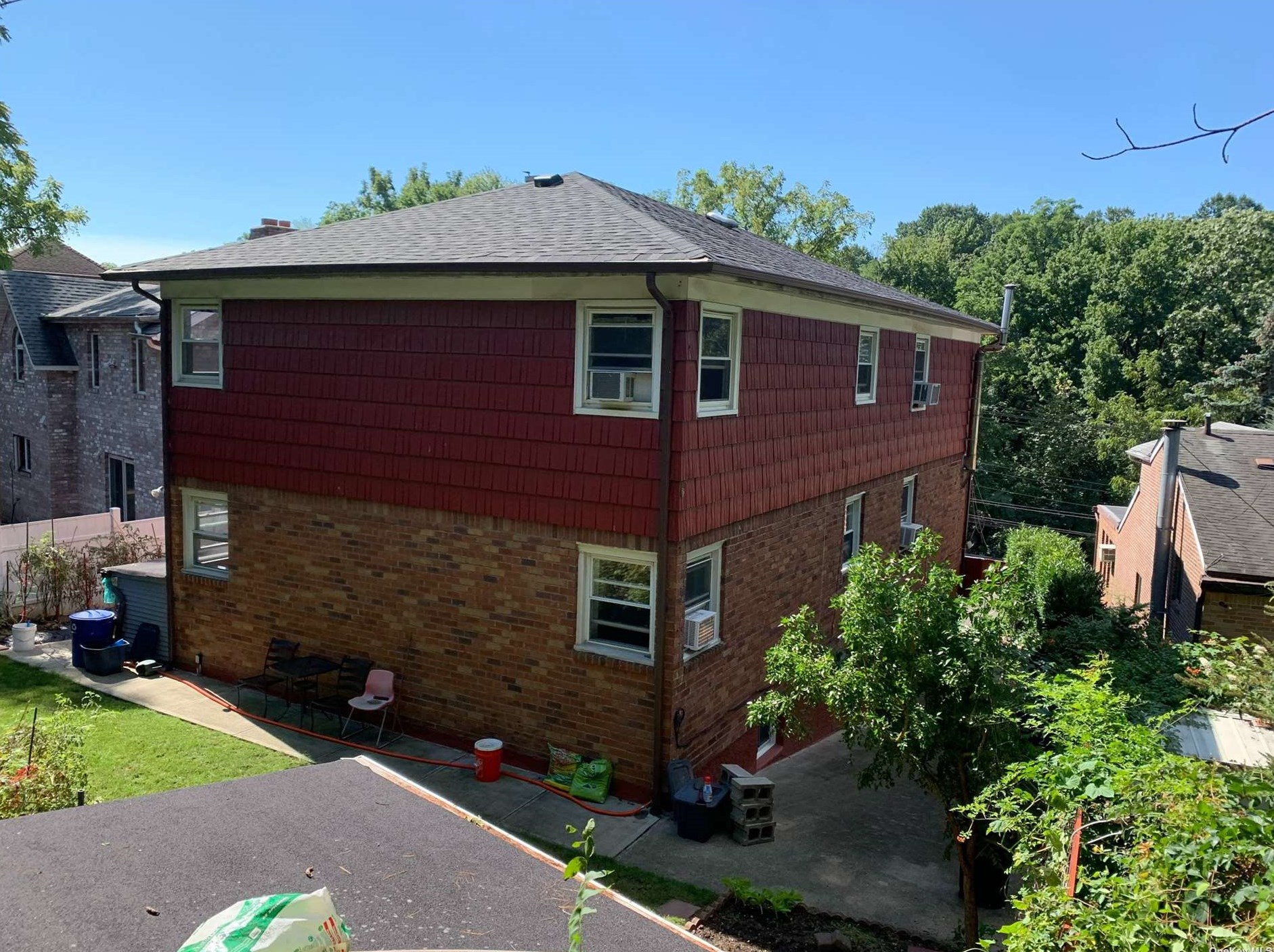 71-65 Douglaston Pkwy, Flushing, NY 11362-1240