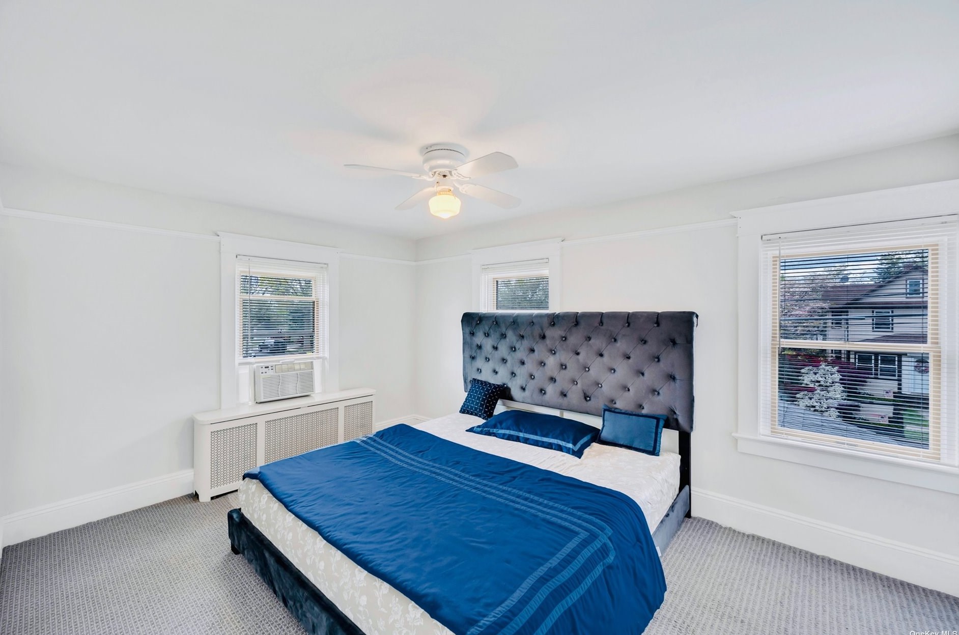 35 Mckinley Ave, Hicksville NY  11801-3123 exterior