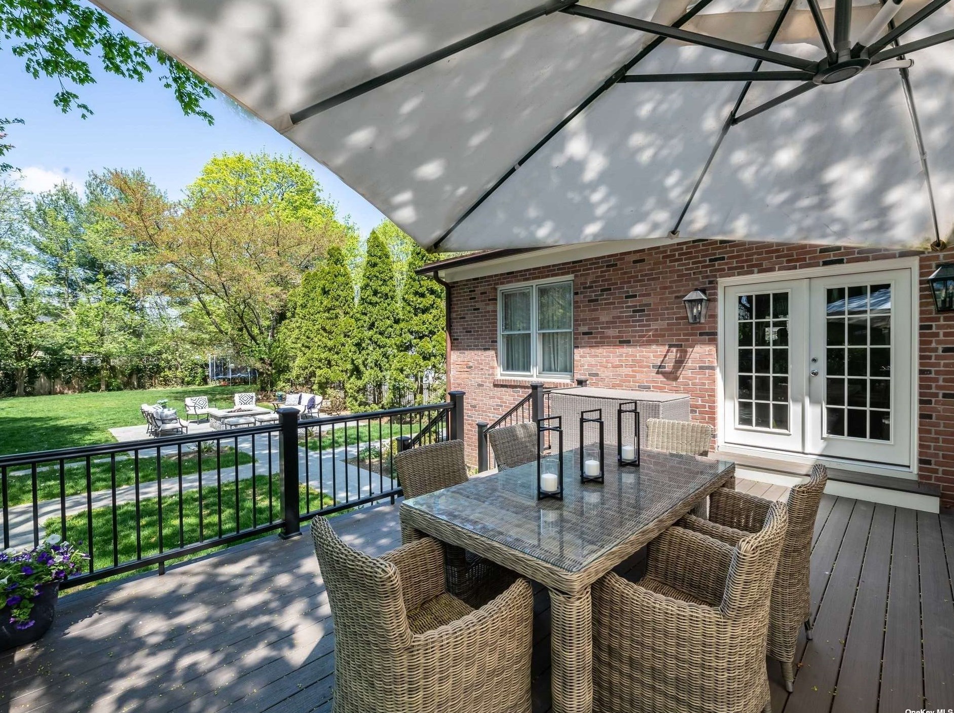 95 9th St, Garden City NY  11530-2815 exterior