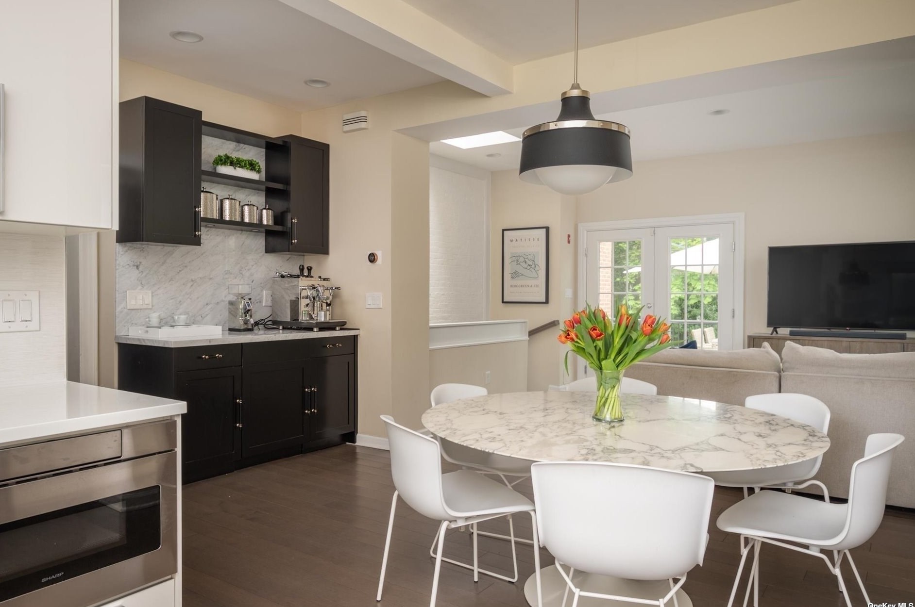 95 9th St, Garden City NY  11530-2815 exterior