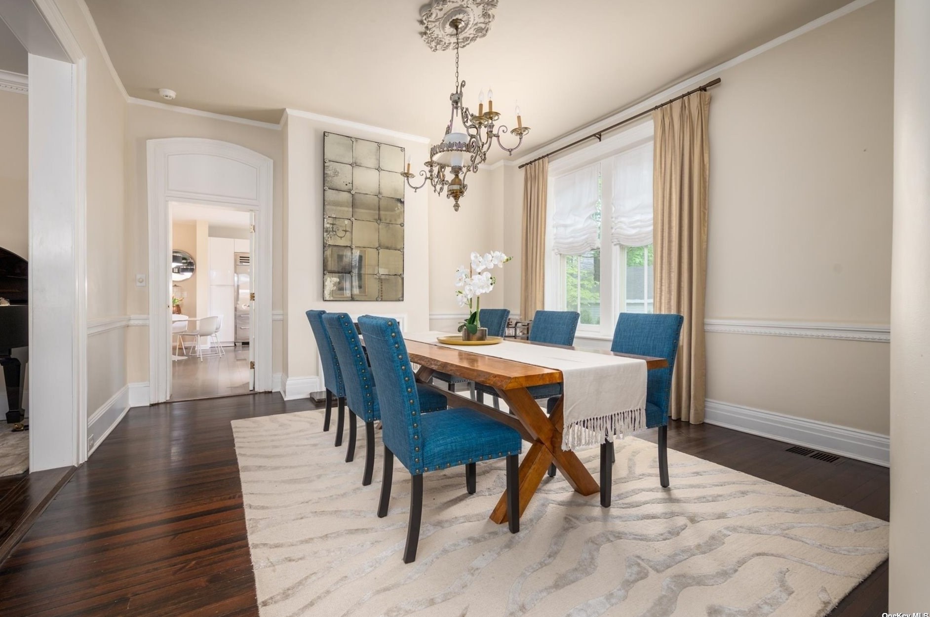 95 9th St, Garden City NY  11530-2815 exterior