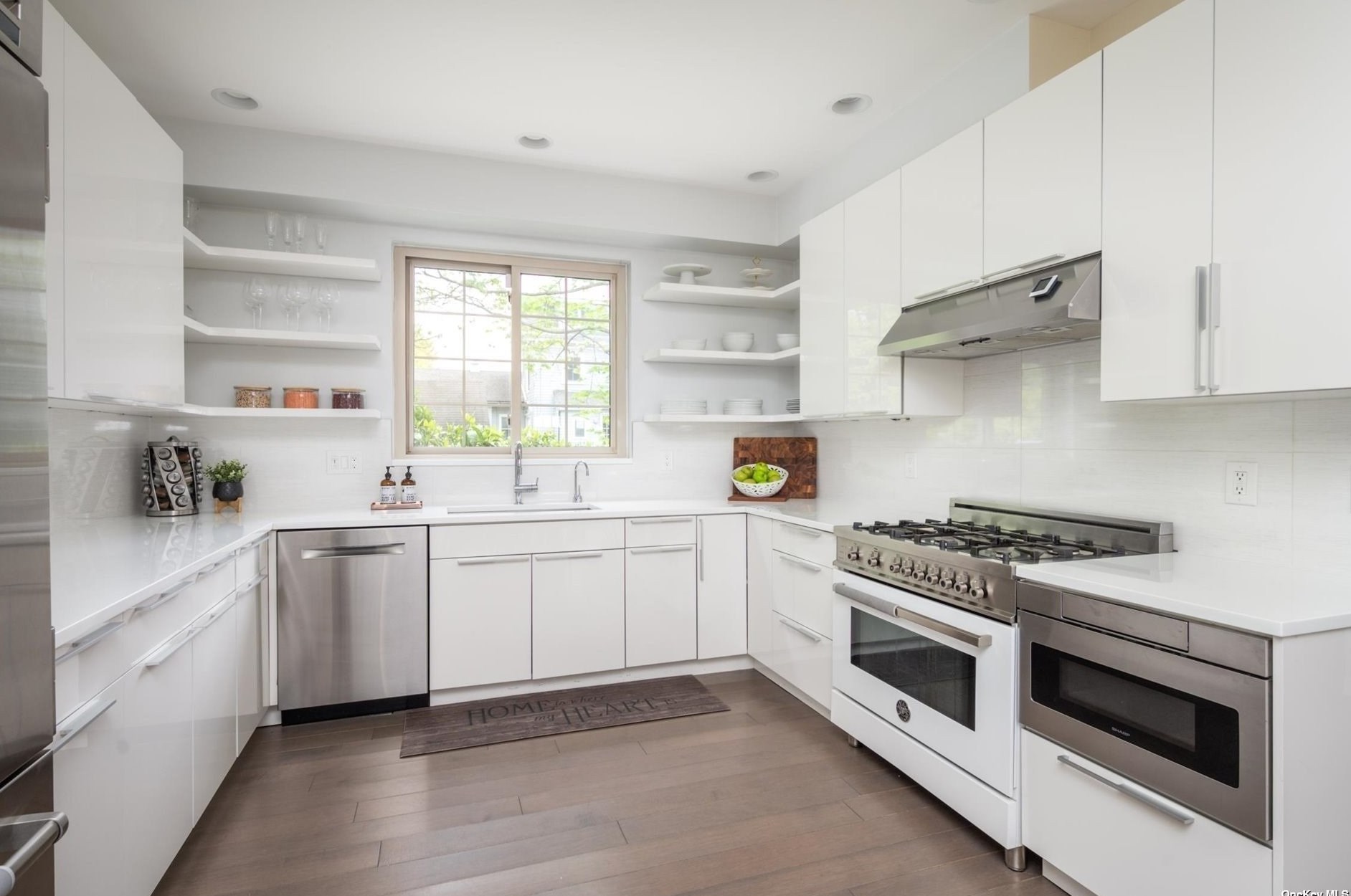 95 9th St, Garden City NY  11530-2815 exterior