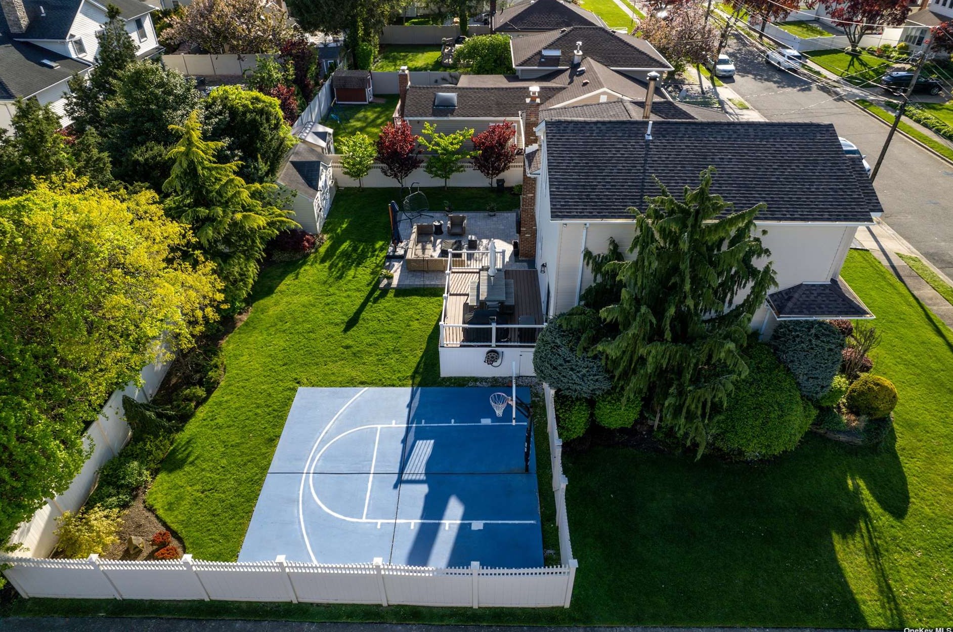 286 Arch St, Rockville Centre NY  11572-4302 exterior