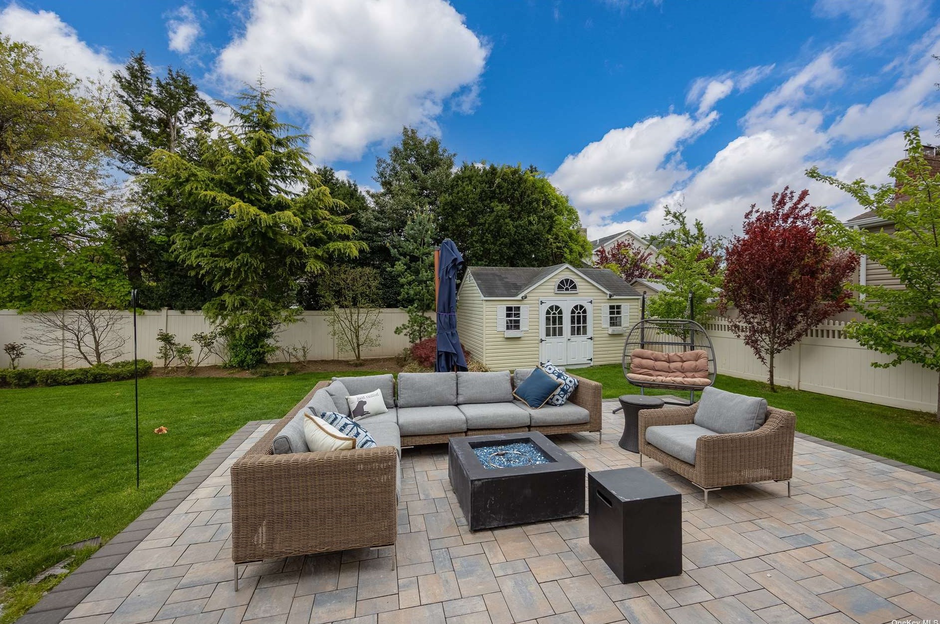 286 Arch St, Rockville Centre NY  11572-4302 exterior