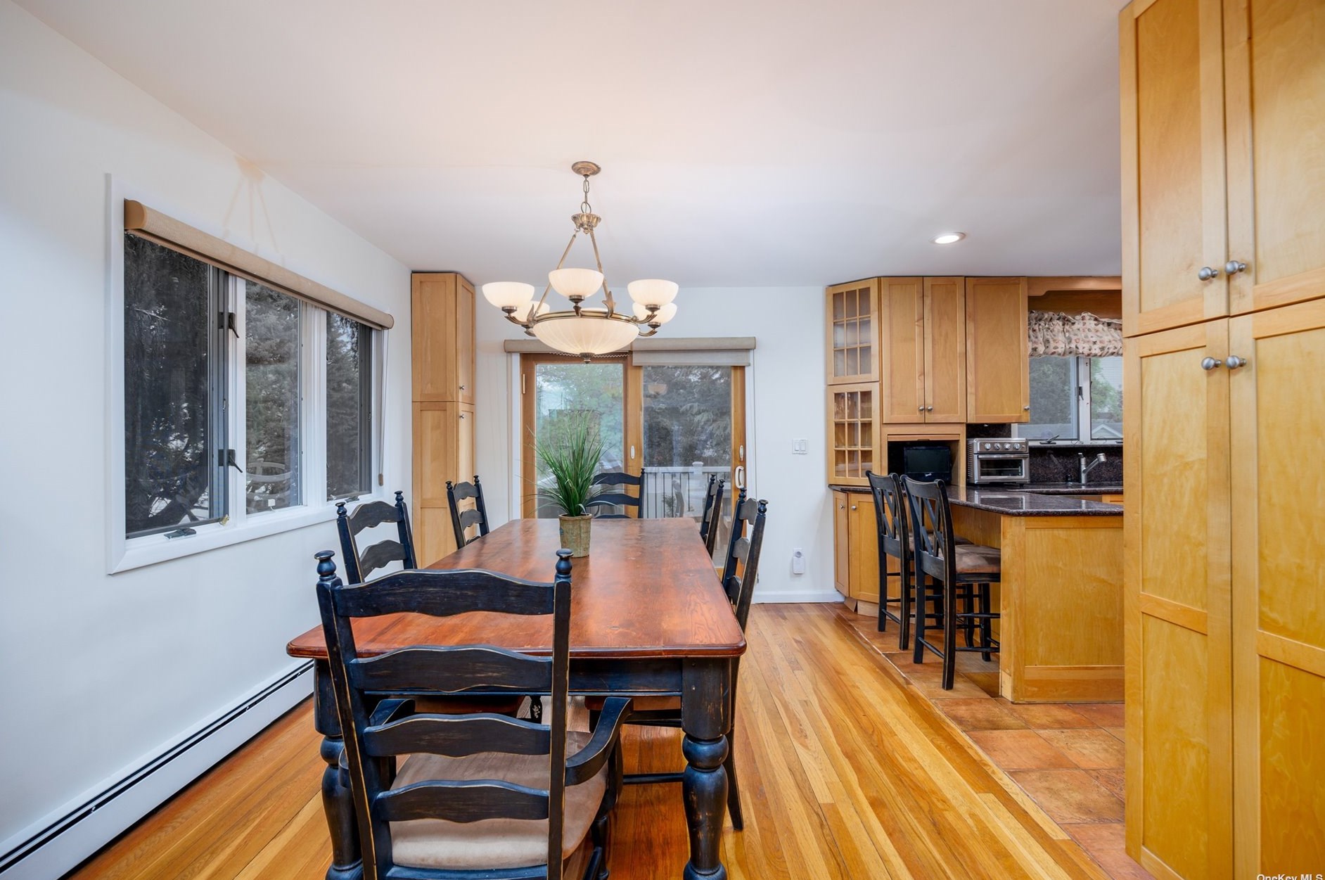 286 Arch St, Rockville Centre NY  11572-4302 exterior