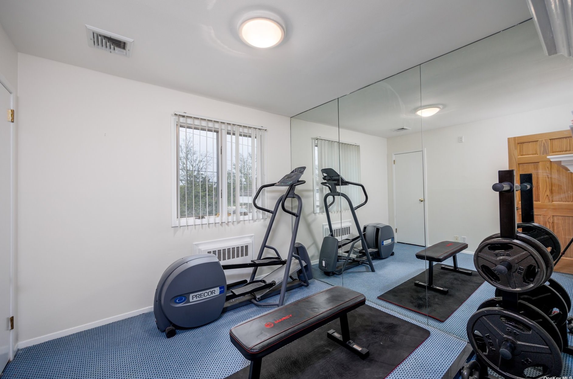 286 Arch St, Rockville Centre NY  11572-4302 exterior