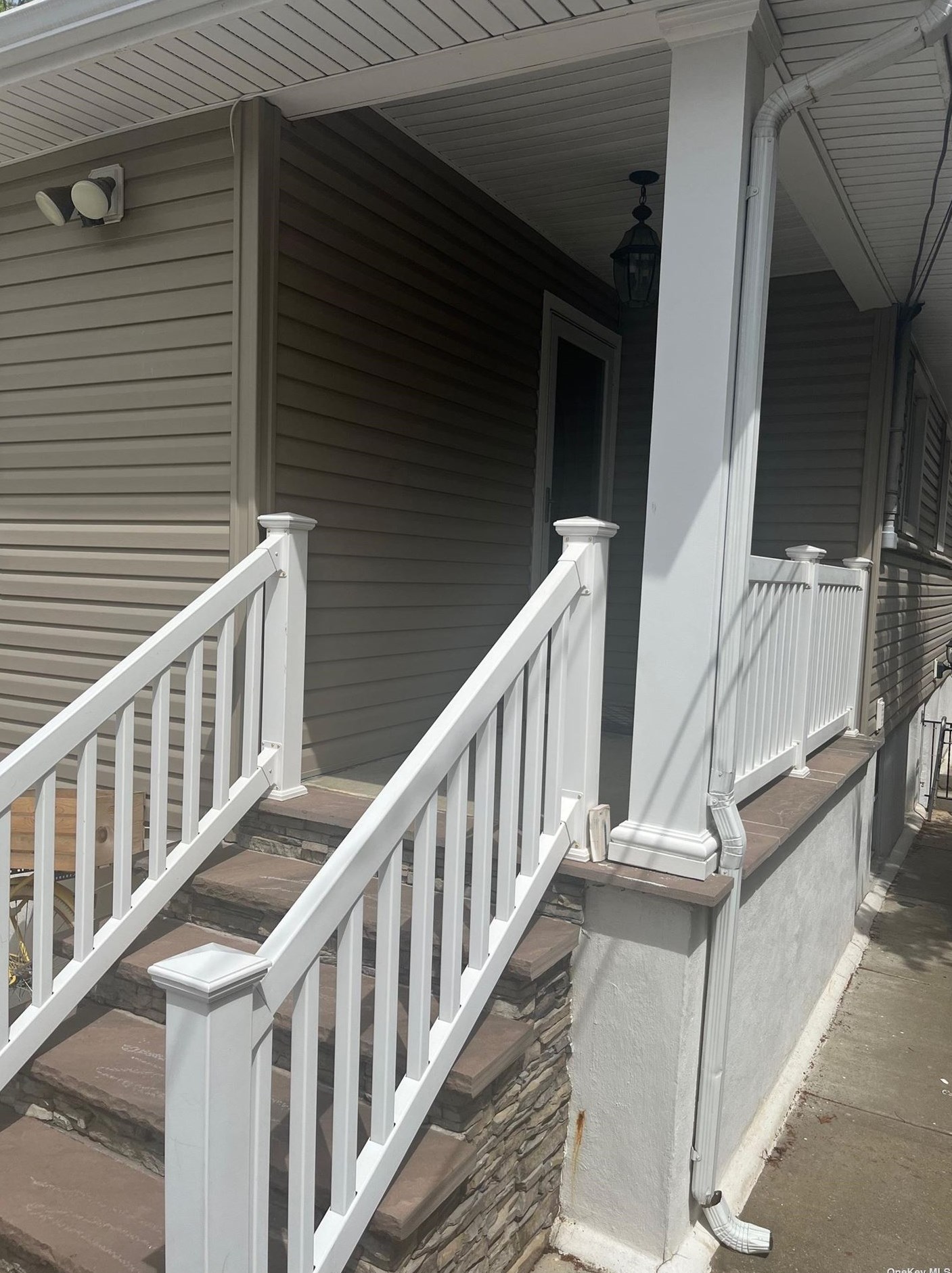 465 Magnolia Blvd, East Atlantic Beach, NY 11561