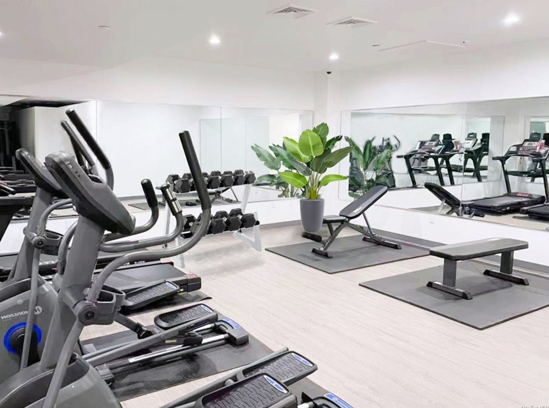 5602 31st Ave, Flushing NY  11377-1522 exterior