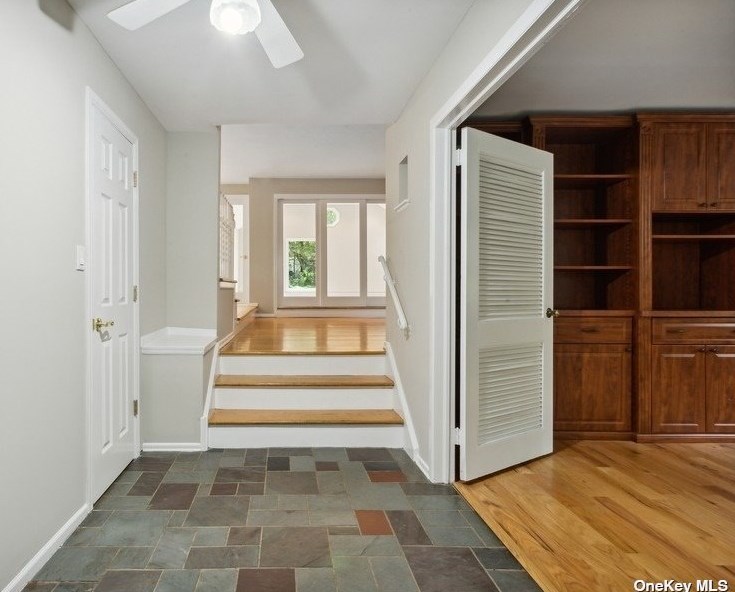 169 Southdown Rd, Hunt NY  11743-2505 exterior