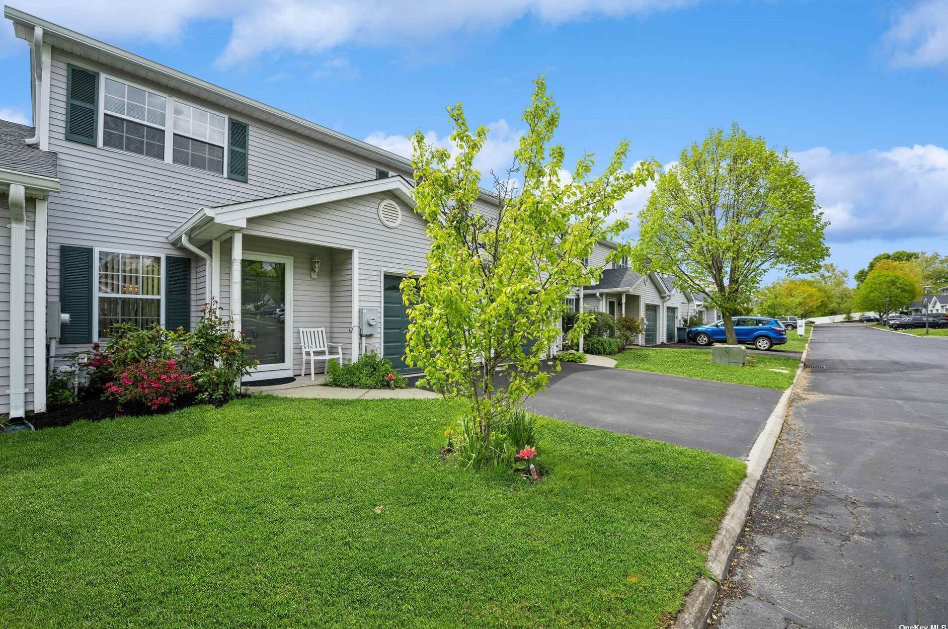 43 Biltmore Cir #43, Huntington Station, NY 11746