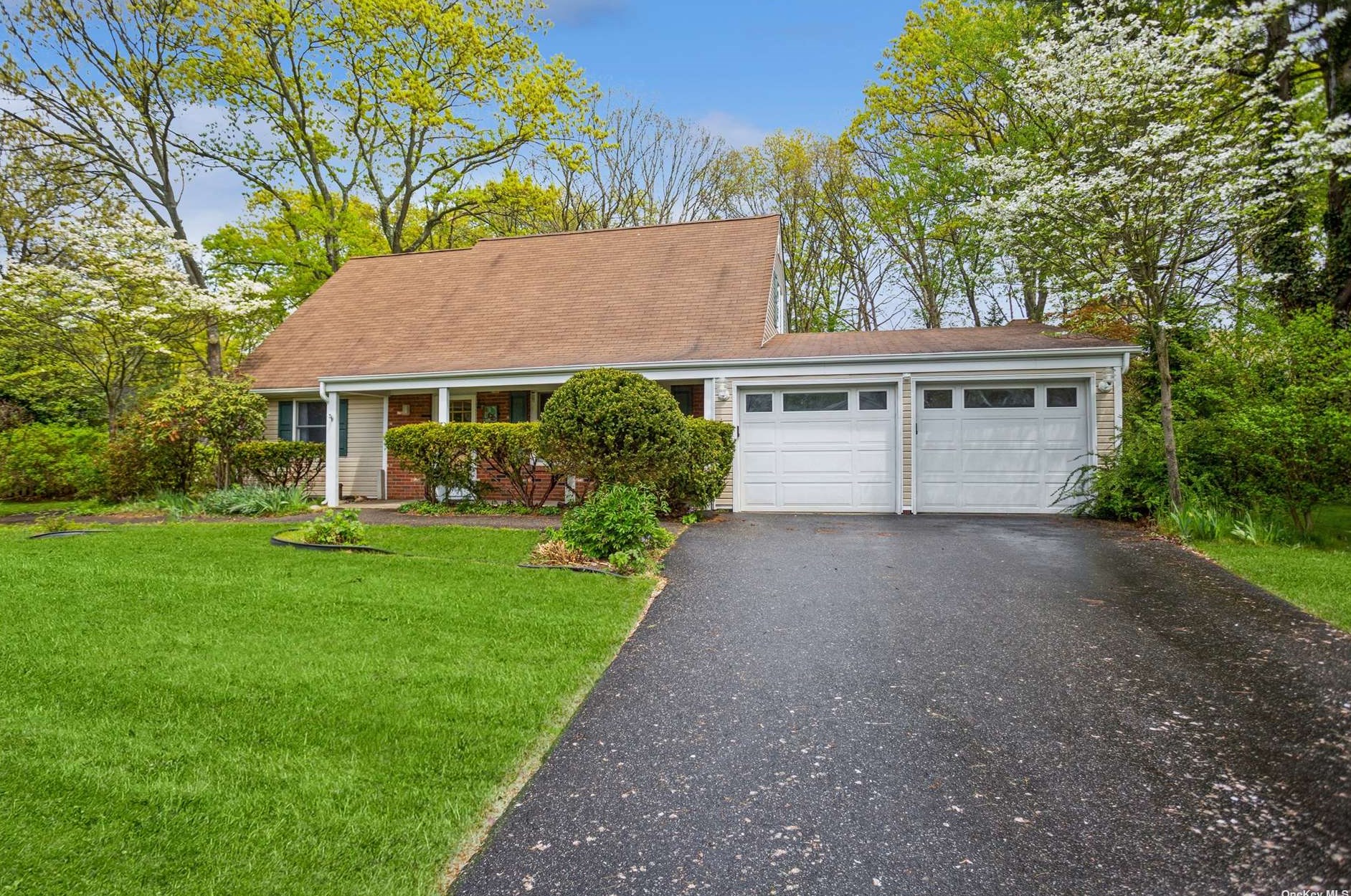 5 Barker Dr, Stonybrook, NY 11790-2504