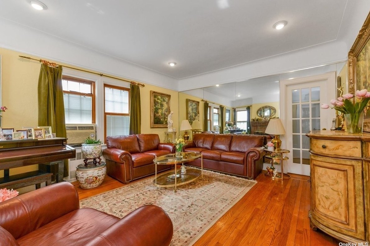 25-12 169th St, Flushing, NY 11358-4111
