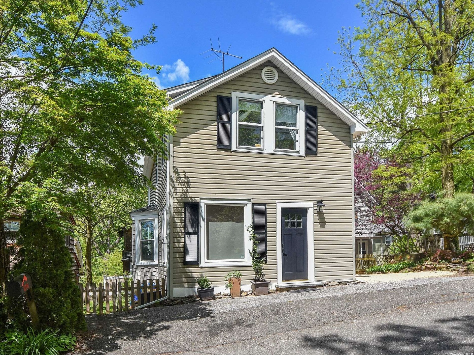 276 Franklin Ave, Sea Cliff, NY 11579