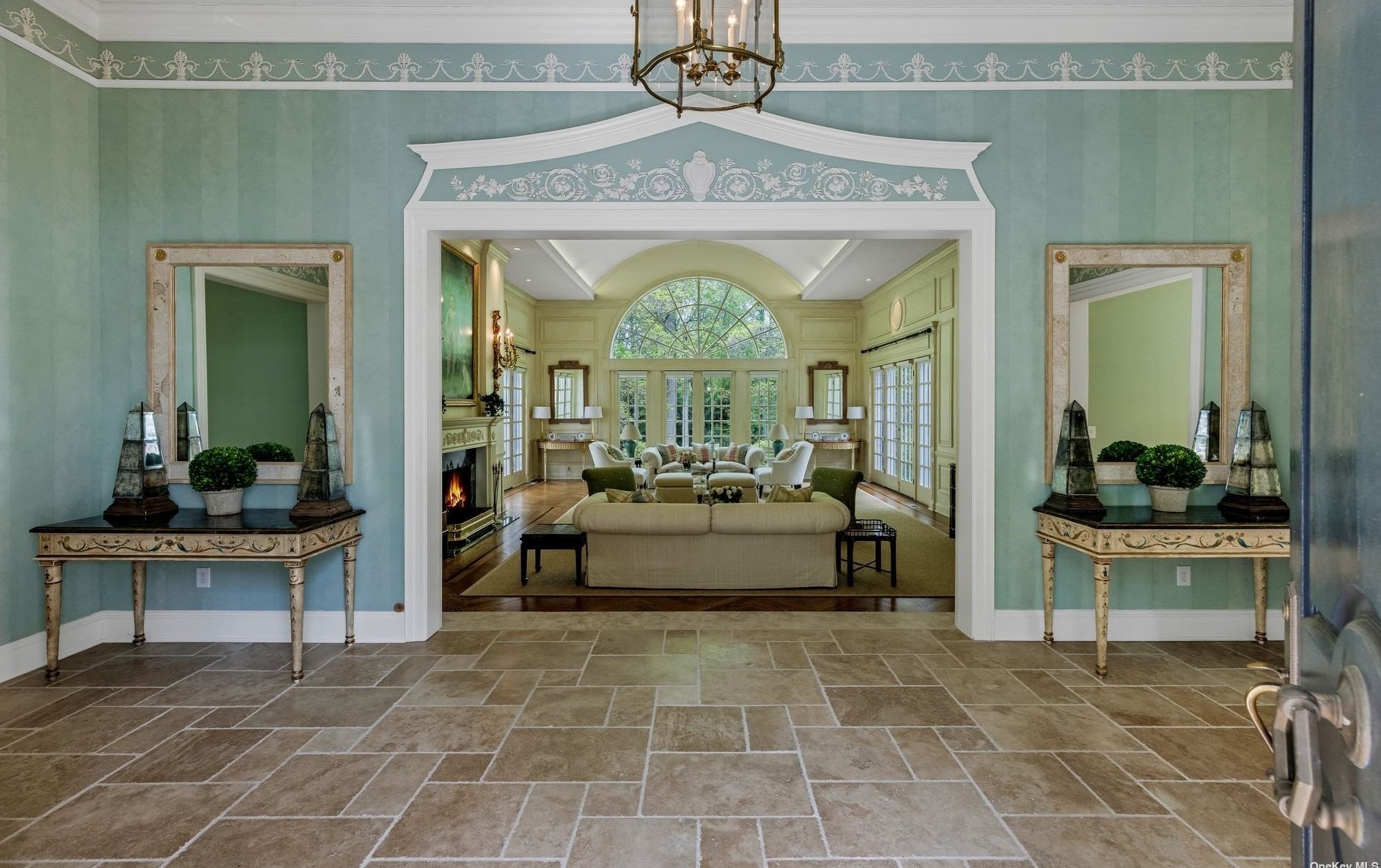 12 The Courtyard, Matinecock, NY 11560