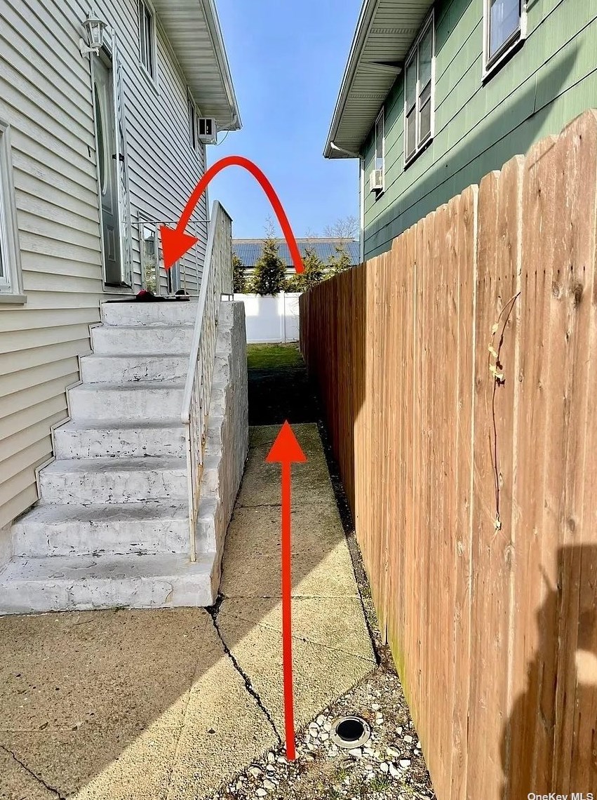 36 Radcliffe Rd #1, Barnum Island, NY 11558