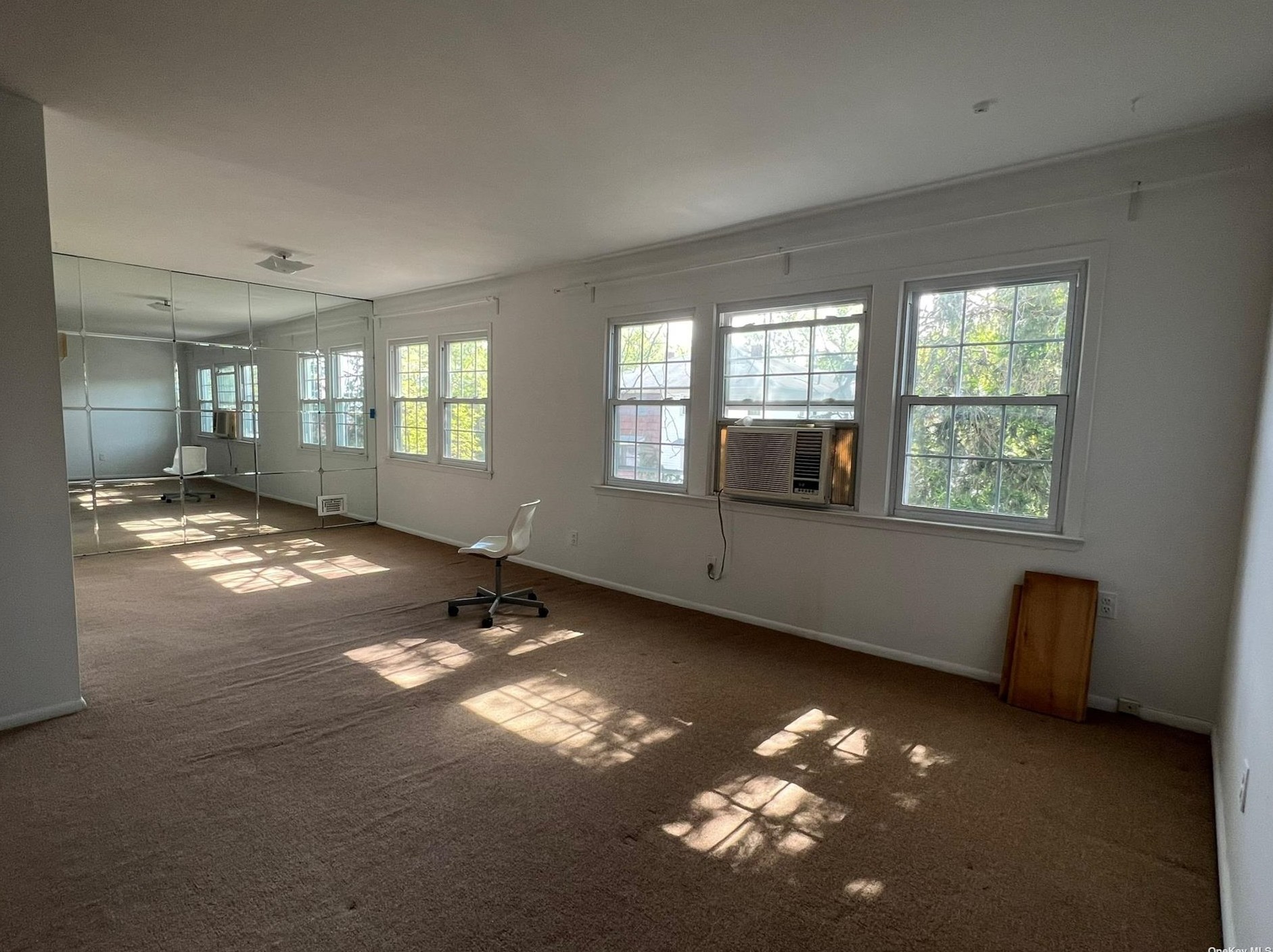 57-42 224th St #2fl, Flushing, NY 11364