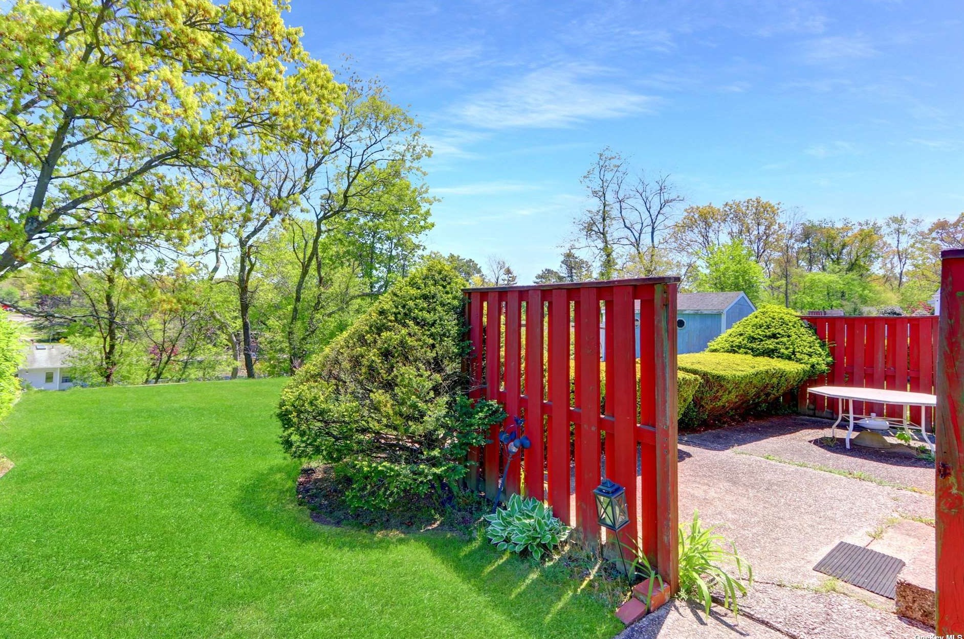 77 Serene Pl, Hauppauge NY  11788-3534 exterior