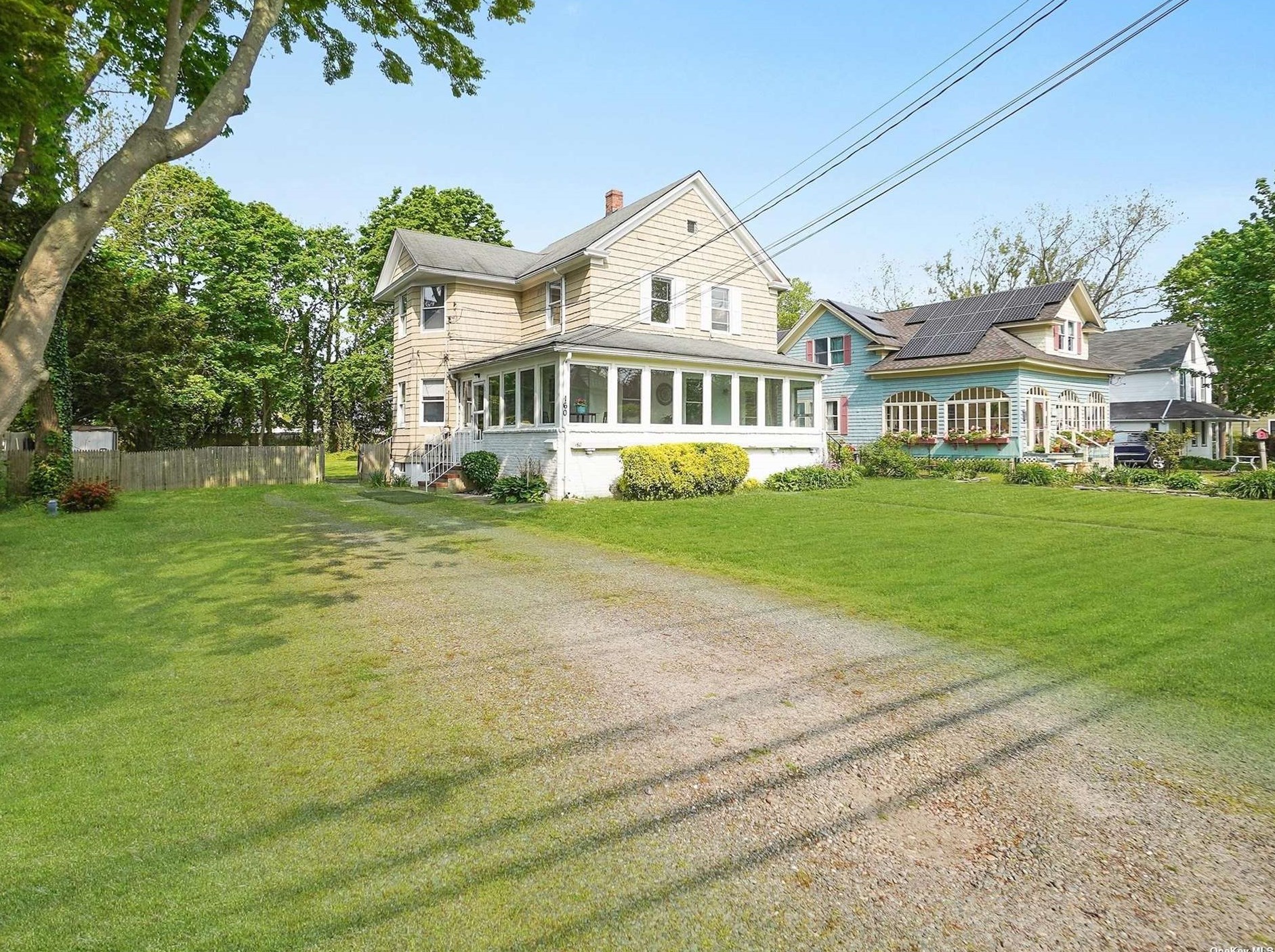 160 Lincoln Ave, Sayville, NY 11782-1408