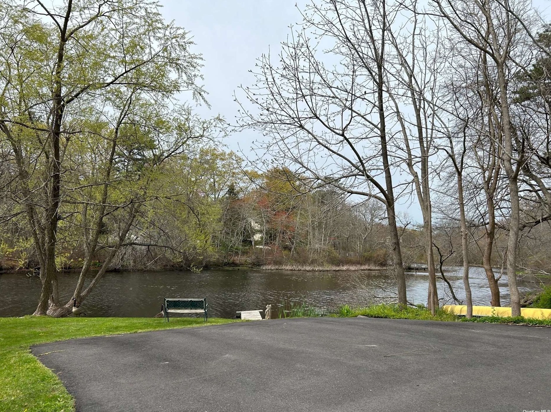 61-37 Forge Rd, Northampton, NY 11901