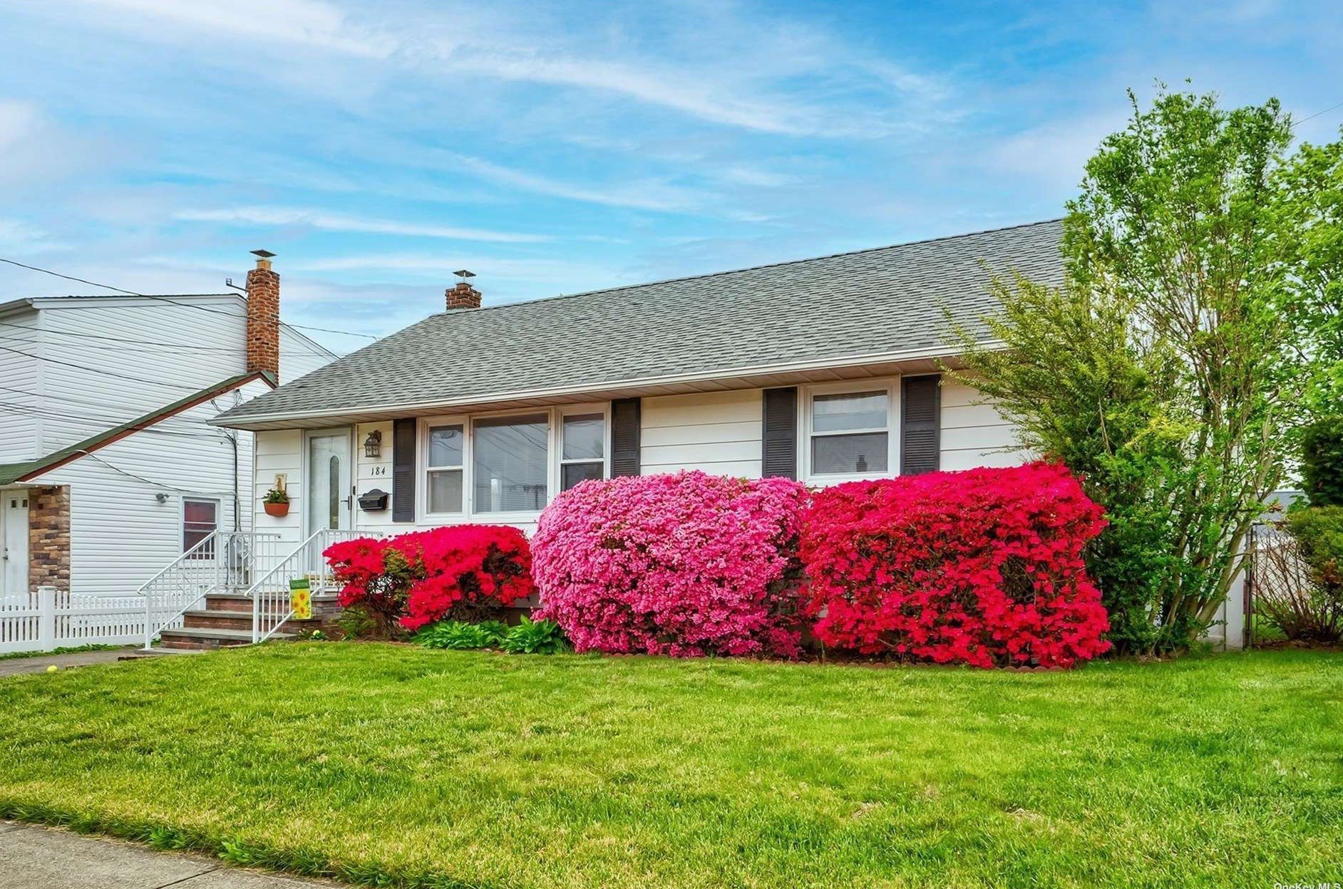 184 Ohio St, Hicksville, NY 11801
