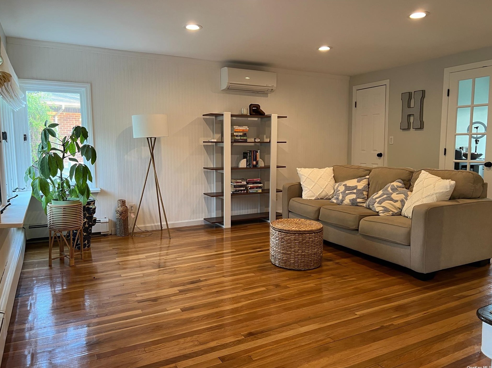 22 Ardmore Pl, San Remo, NY 11754