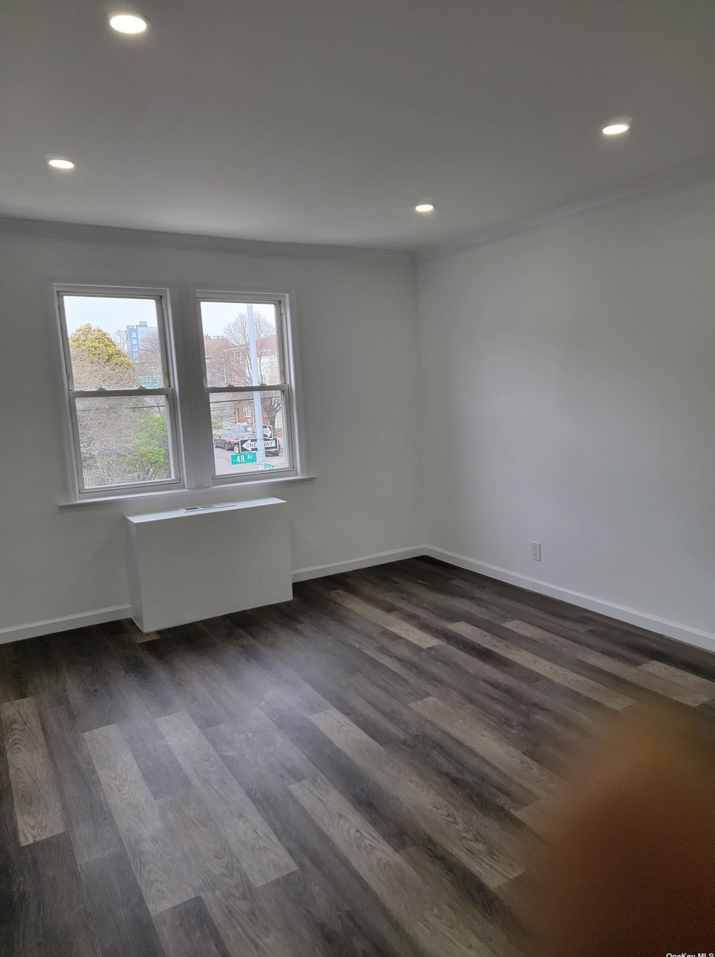 64-18 48th Ave, Flushing, NY 11377